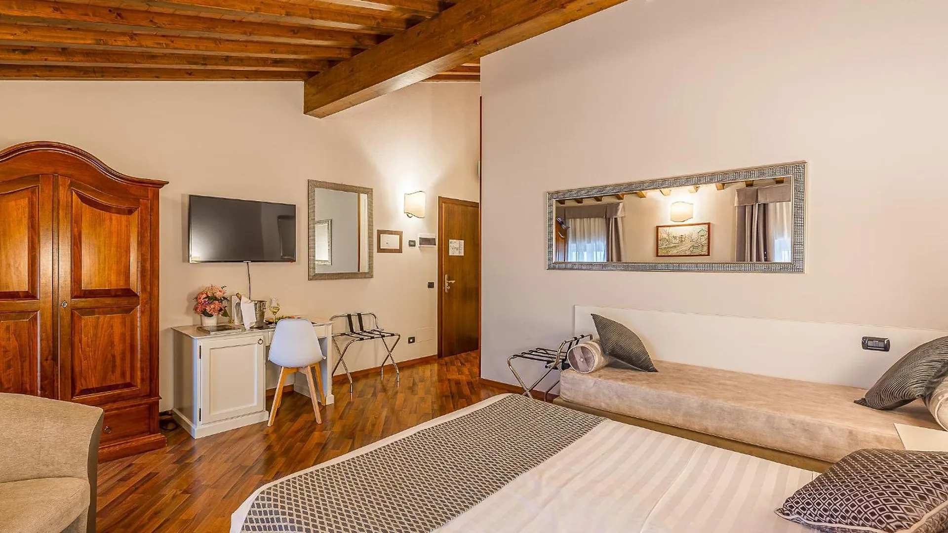 Hotel Villa Cariola Caprino Veronese Italy